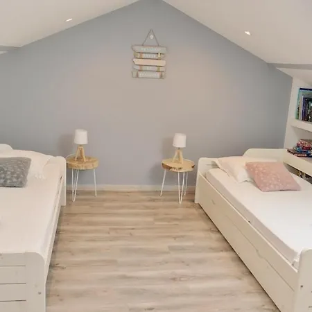 Semesterbostad La Gardiolette, Maison 8 Pers, Climatisee *